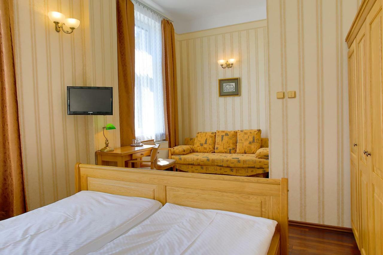 Hotel Stekl - Hrubá Skála エクステリア 写真